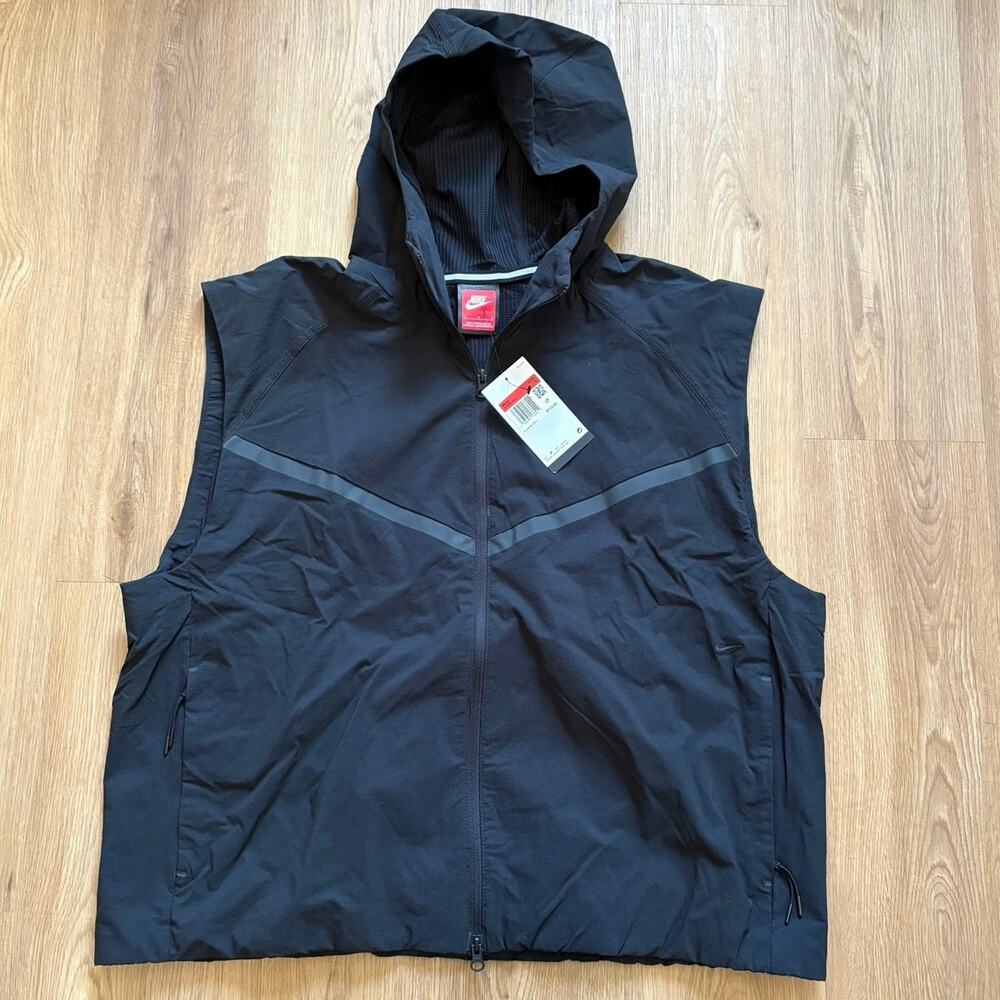 Nike Tech Men's Dri-FIT Woven Windrunner Vest Size Large New with Tags
